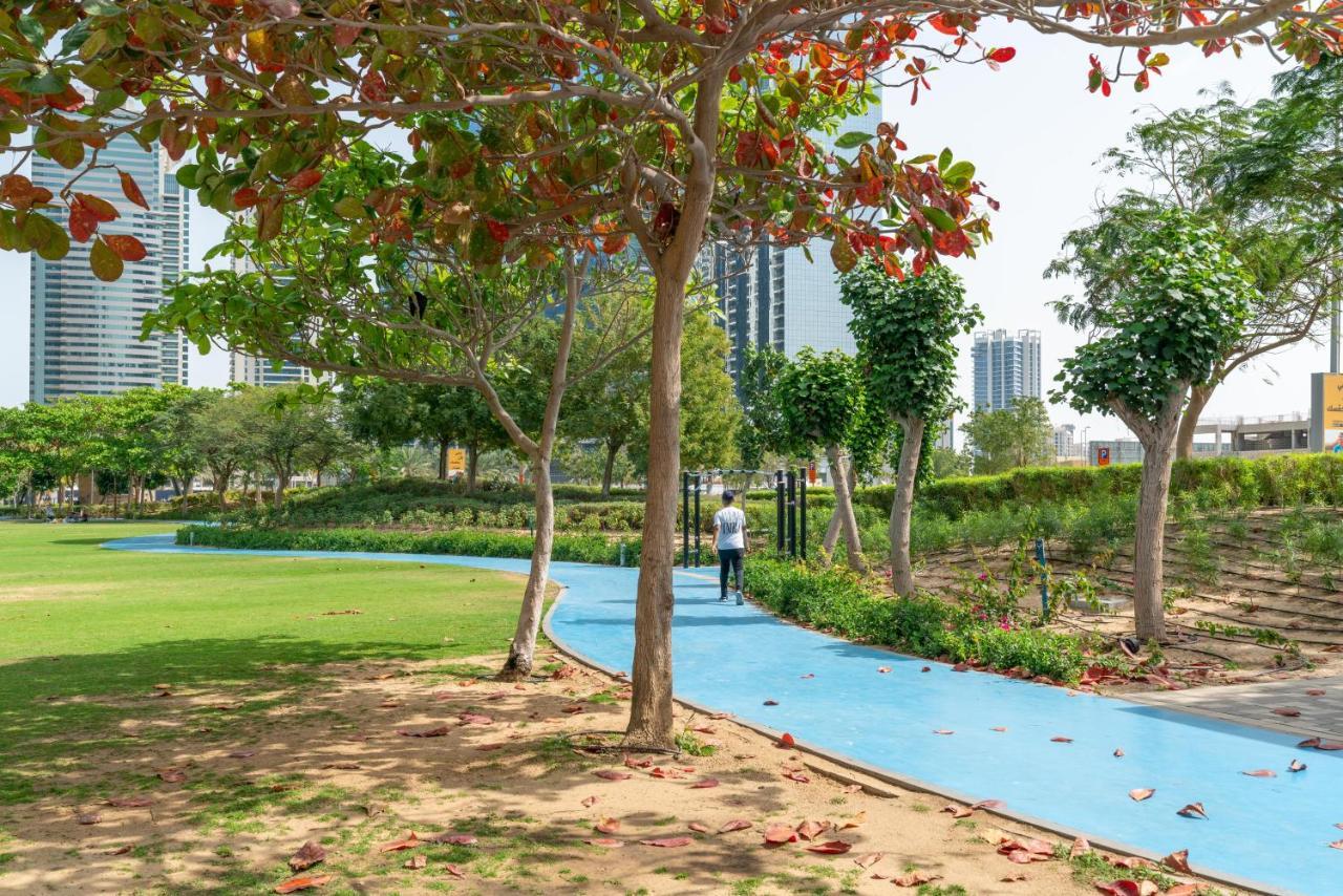 Convenient 2 beds in JLT 3 min from metro Lejlighed Dubai Eksteriør billede
