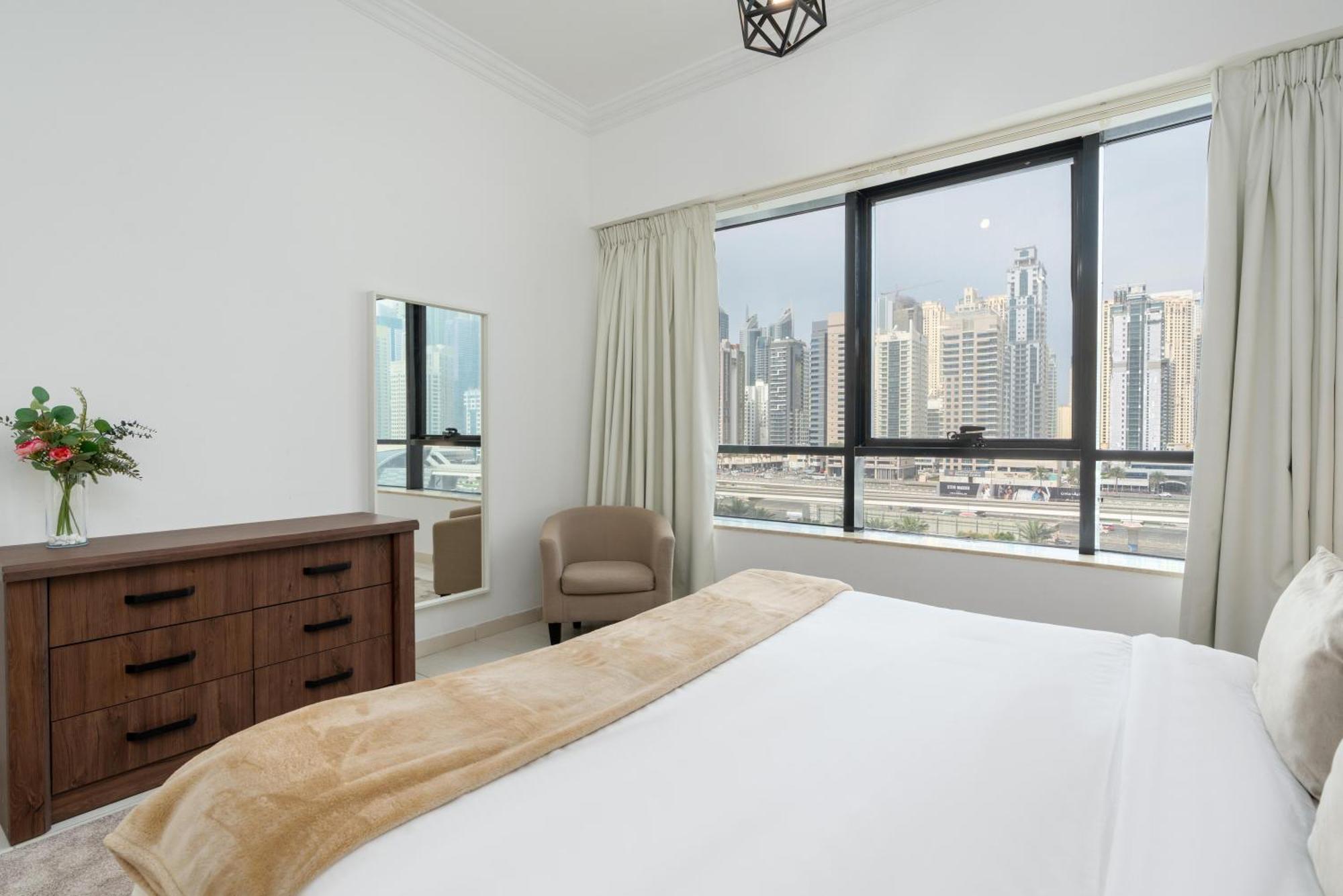 Convenient 2 beds in JLT 3 min from metro Lejlighed Dubai Eksteriør billede