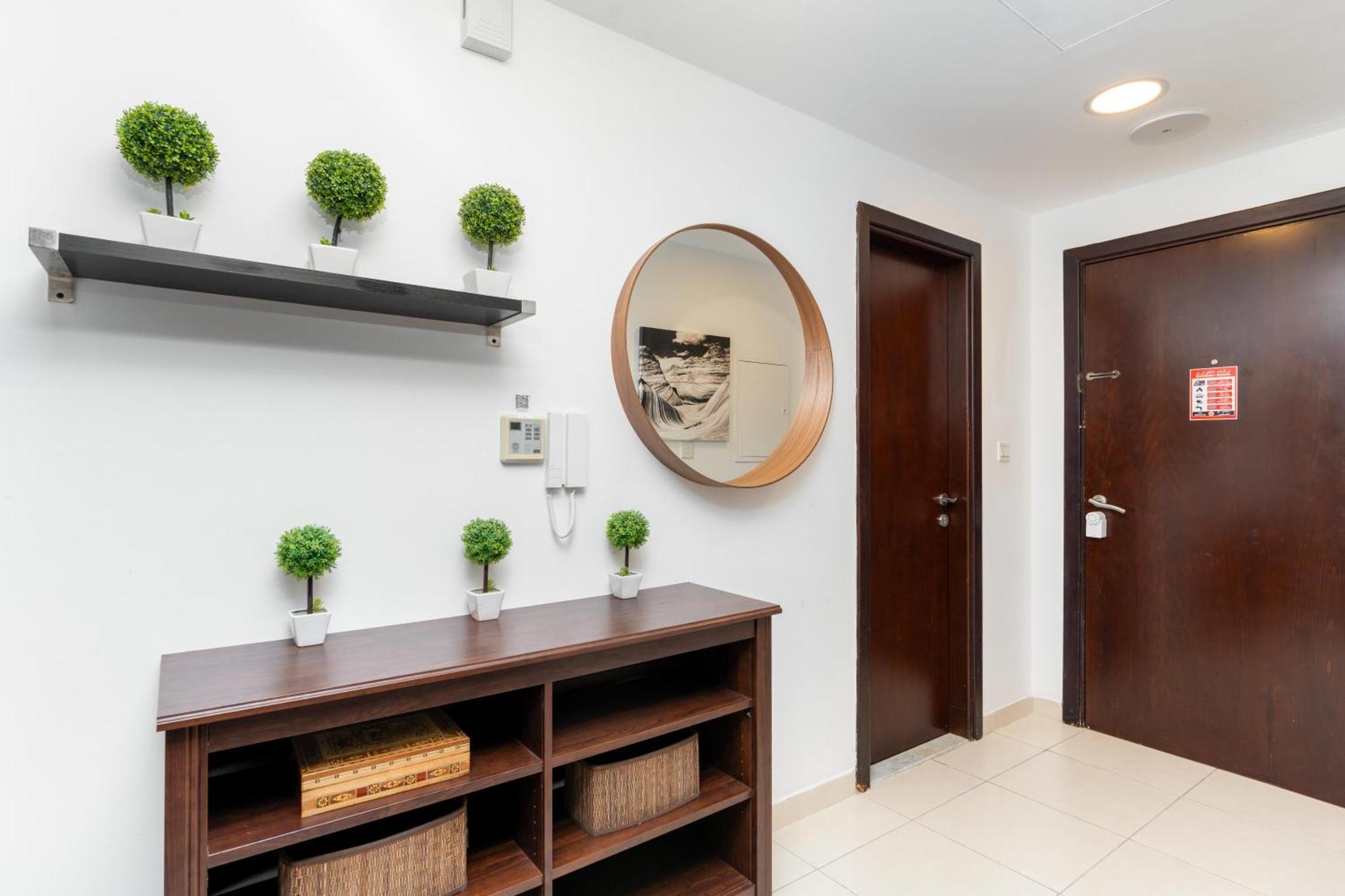 Convenient 2 beds in JLT 3 min from metro Lejlighed Dubai Eksteriør billede