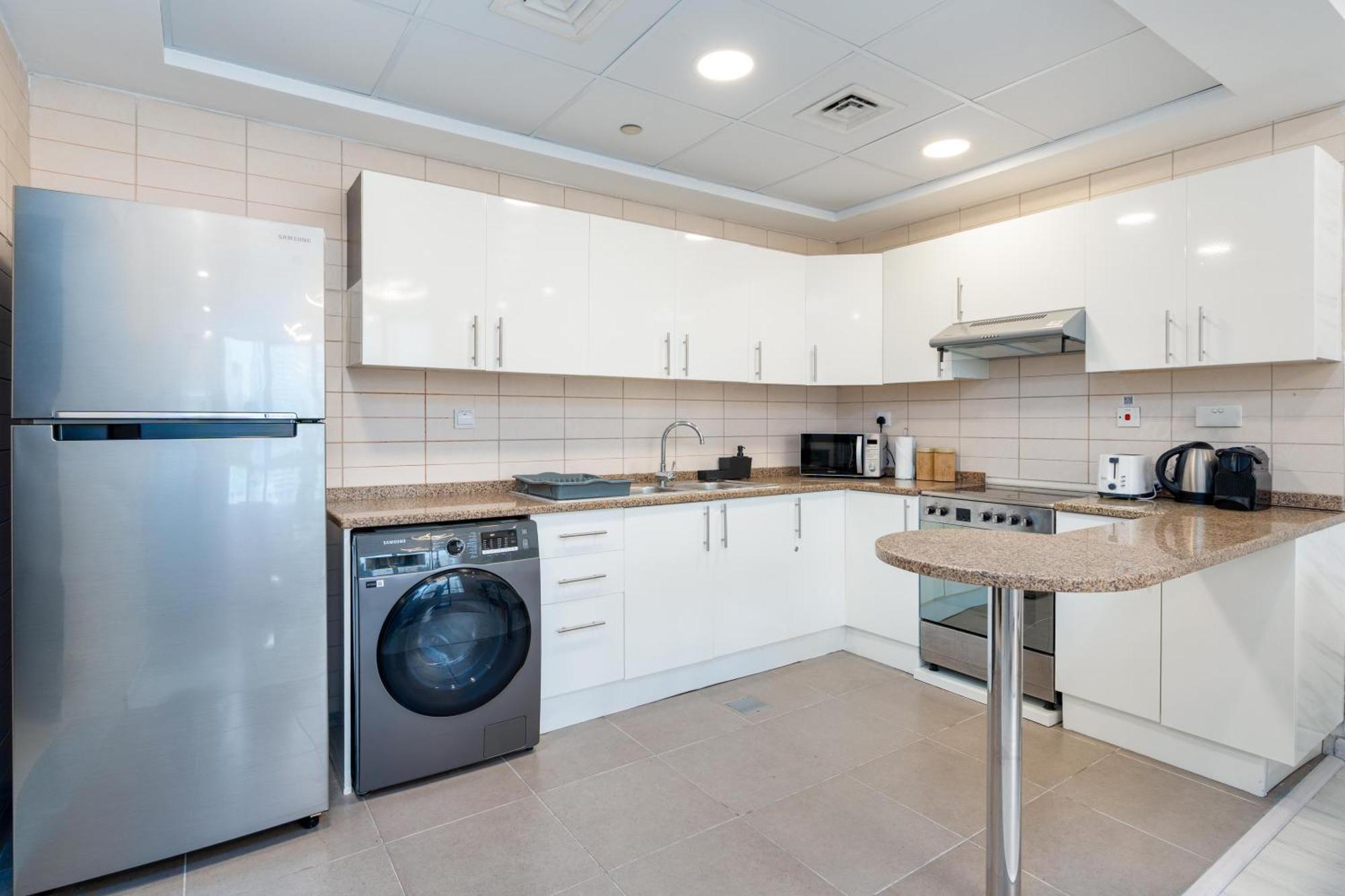 Convenient 2 beds in JLT 3 min from metro Lejlighed Dubai Eksteriør billede
